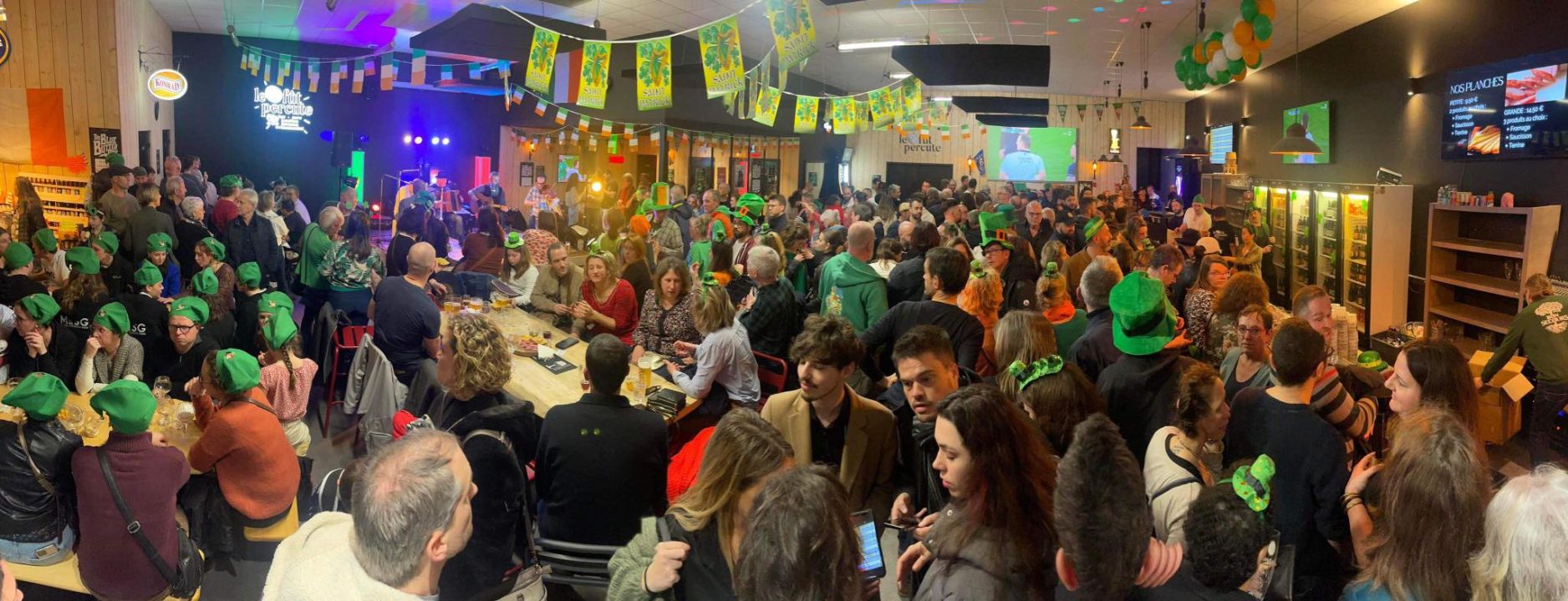 Bar à fléchettes Le Fût Percute - Bar/Cave à Vannes