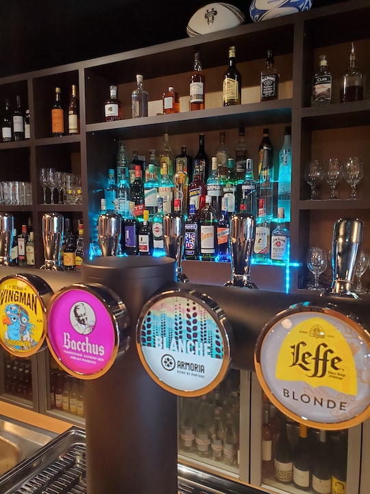 Bar à fléchettes SET&SMASH à Vannes