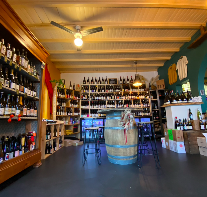 Bar à fléchettes Vin te faire boire - cave, bar à breuvages et lieu vivant à Nantes